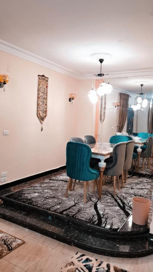 مفروشة سوبر لوكس بجوار حديقة الطفل شارع محمد كامل الحاروني متفرع من شارع أحمد فخري Apartment